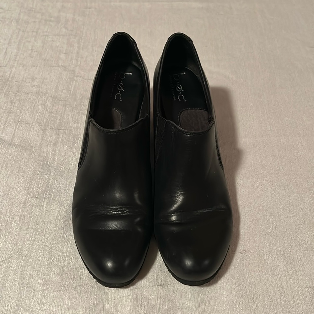 B.Ø.C Rounded Toe Black Leather Heeled Loafers